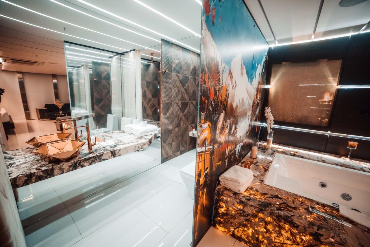 1Million Luxury Suites Меделин Екстериор снимка