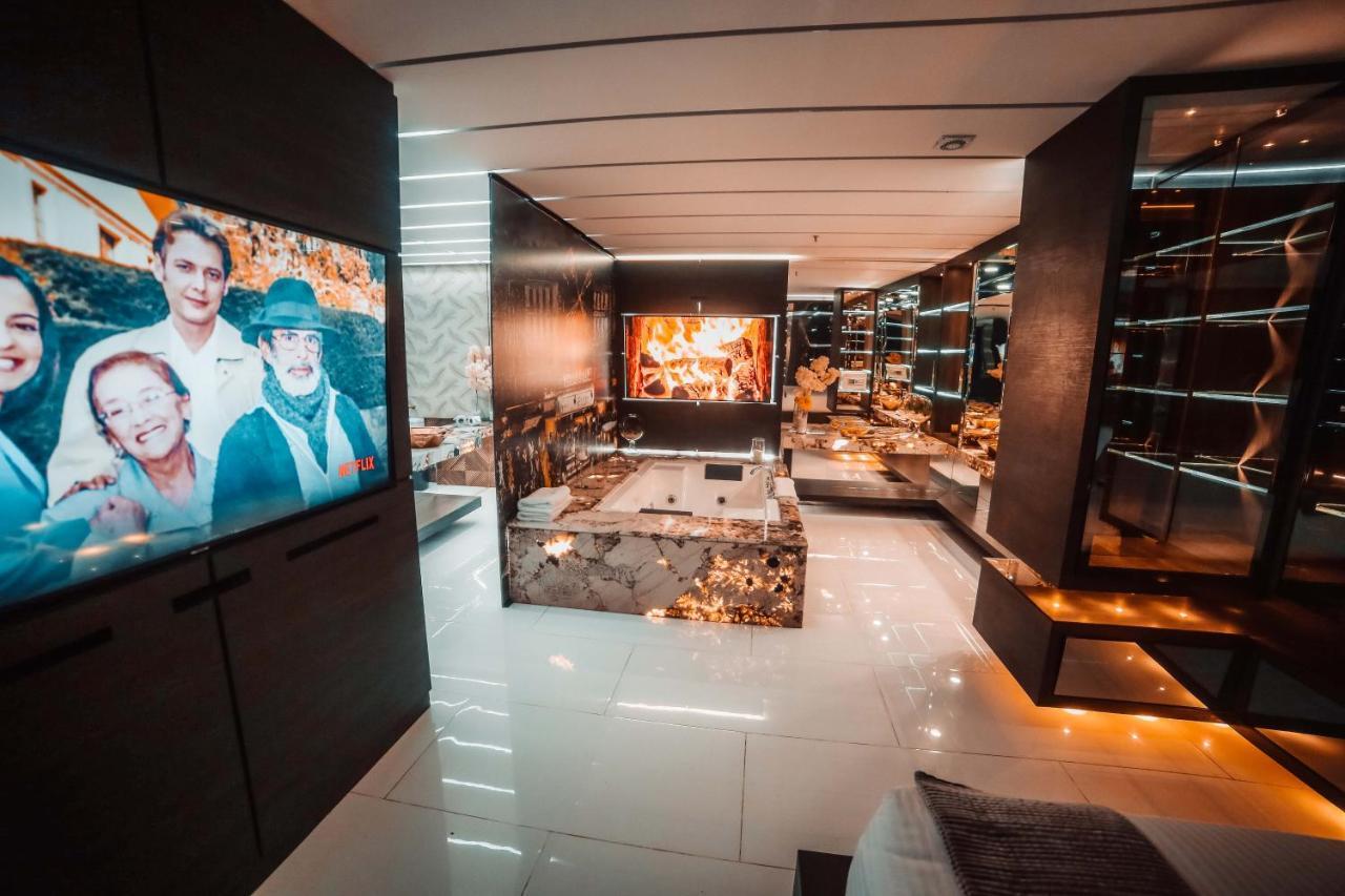 1Million Luxury Suites Меделин Екстериор снимка