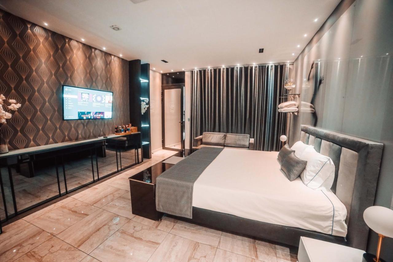 1Million Luxury Suites Меделин Екстериор снимка