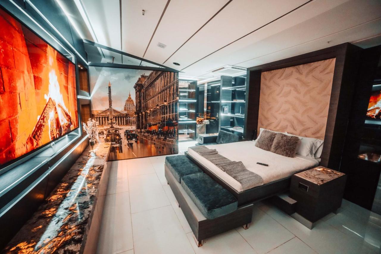 1Million Luxury Suites Меделин Екстериор снимка