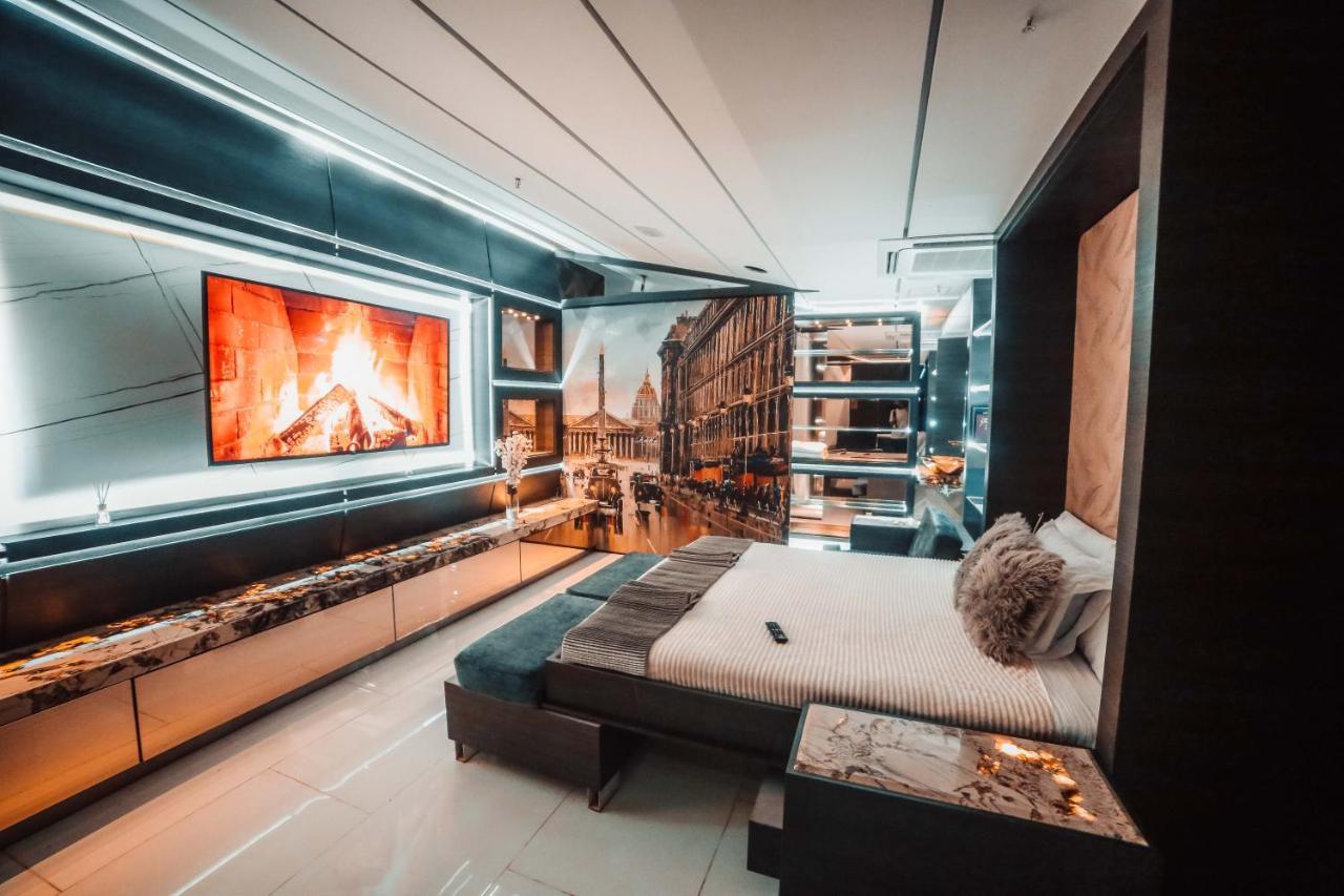 1Million Luxury Suites Меделин Екстериор снимка