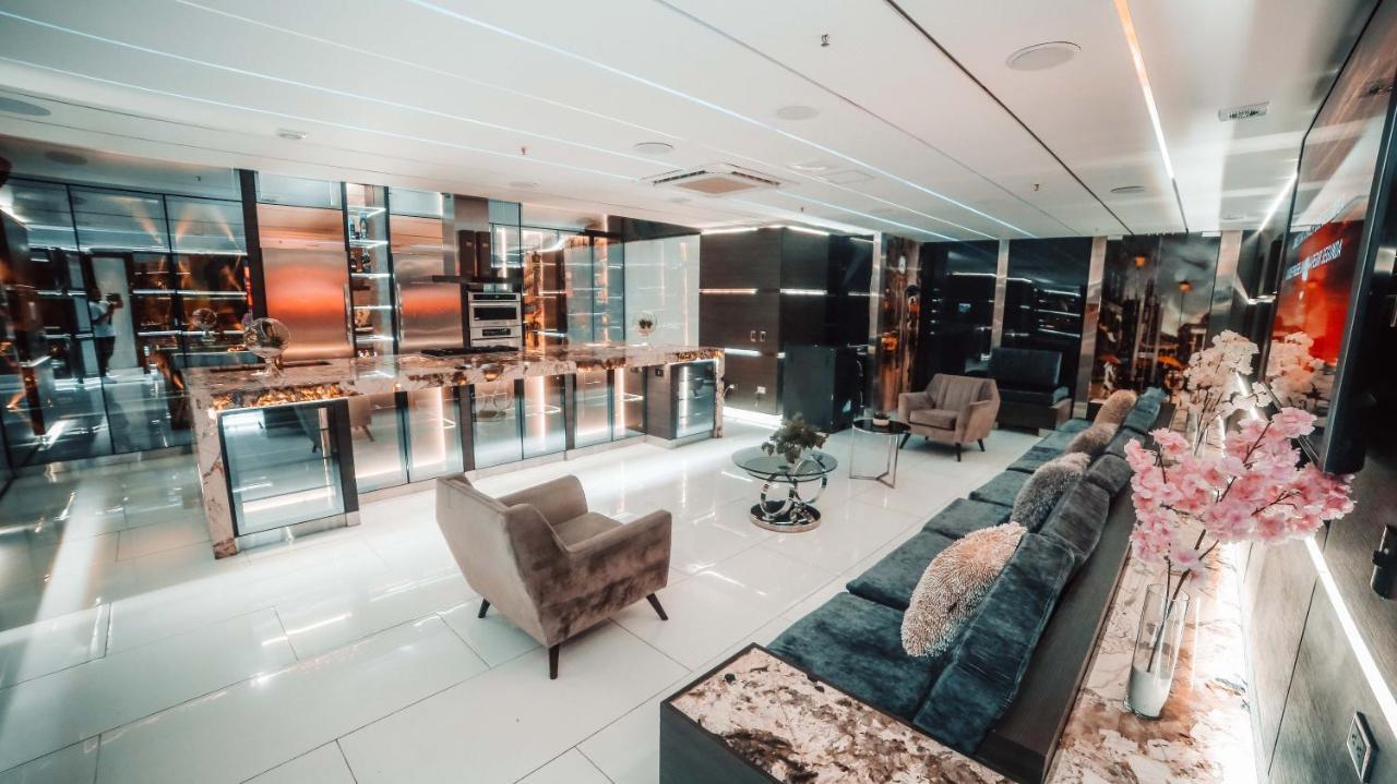 1Million Luxury Suites Меделин Екстериор снимка