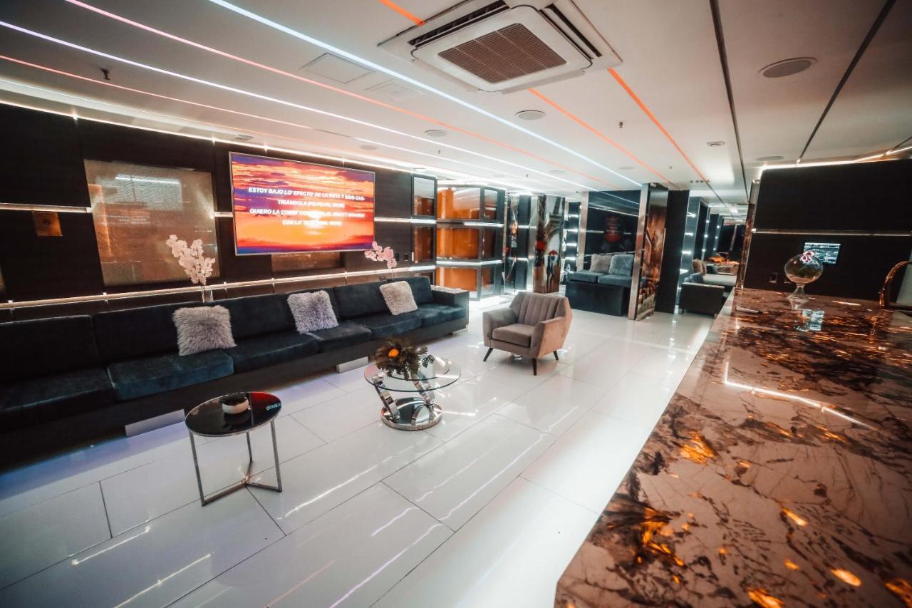 1Million Luxury Suites Меделин Екстериор снимка