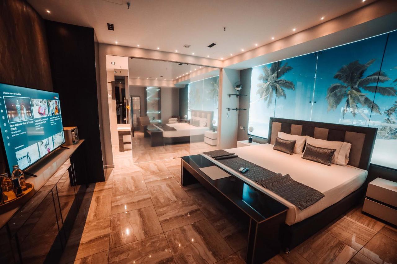 1Million Luxury Suites Меделин Екстериор снимка