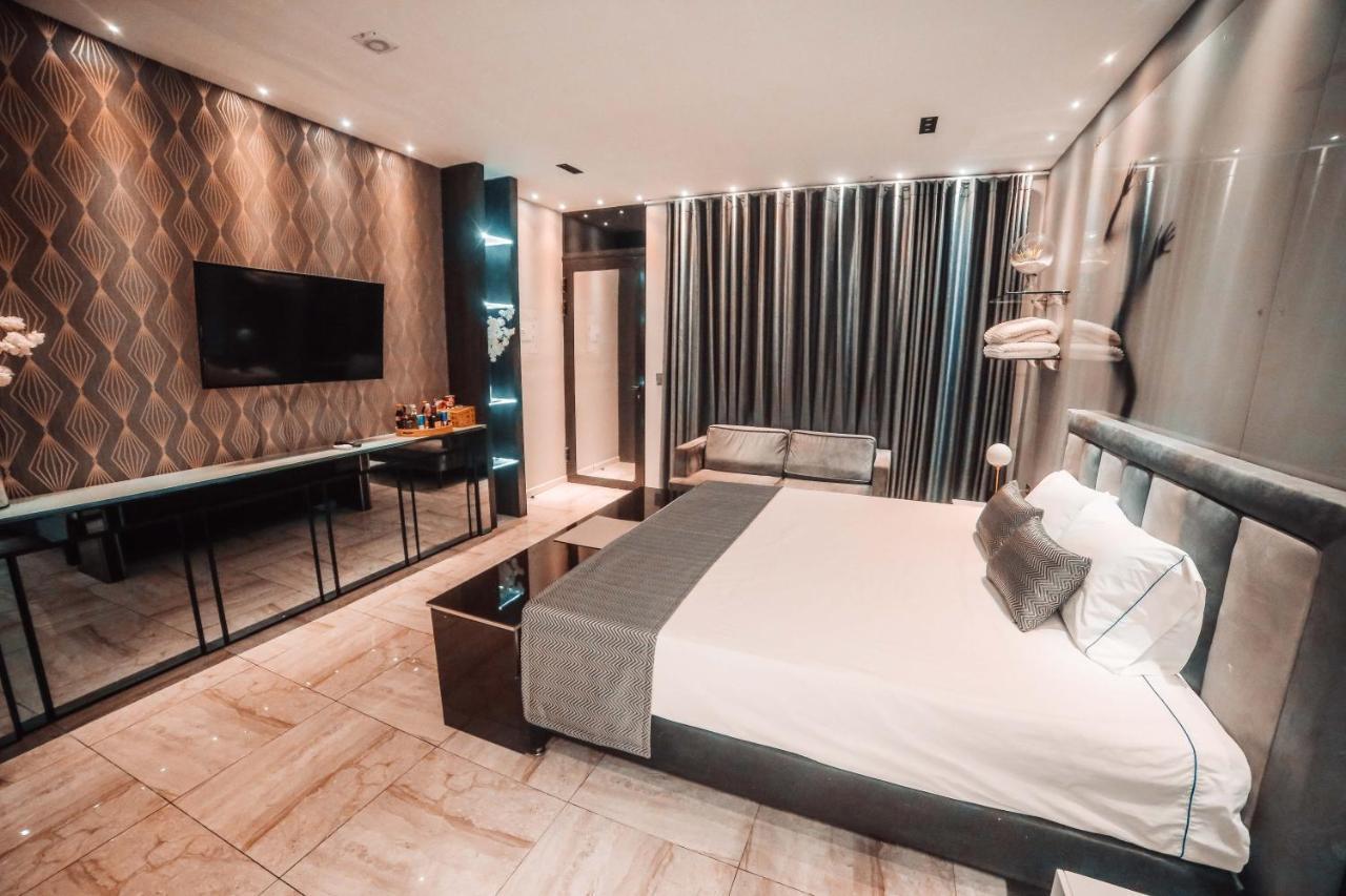 1Million Luxury Suites Меделин Екстериор снимка