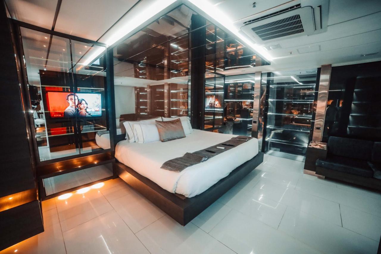 1Million Luxury Suites Меделин Екстериор снимка