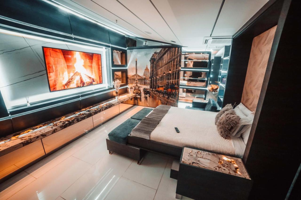 1Million Luxury Suites Меделин Екстериор снимка