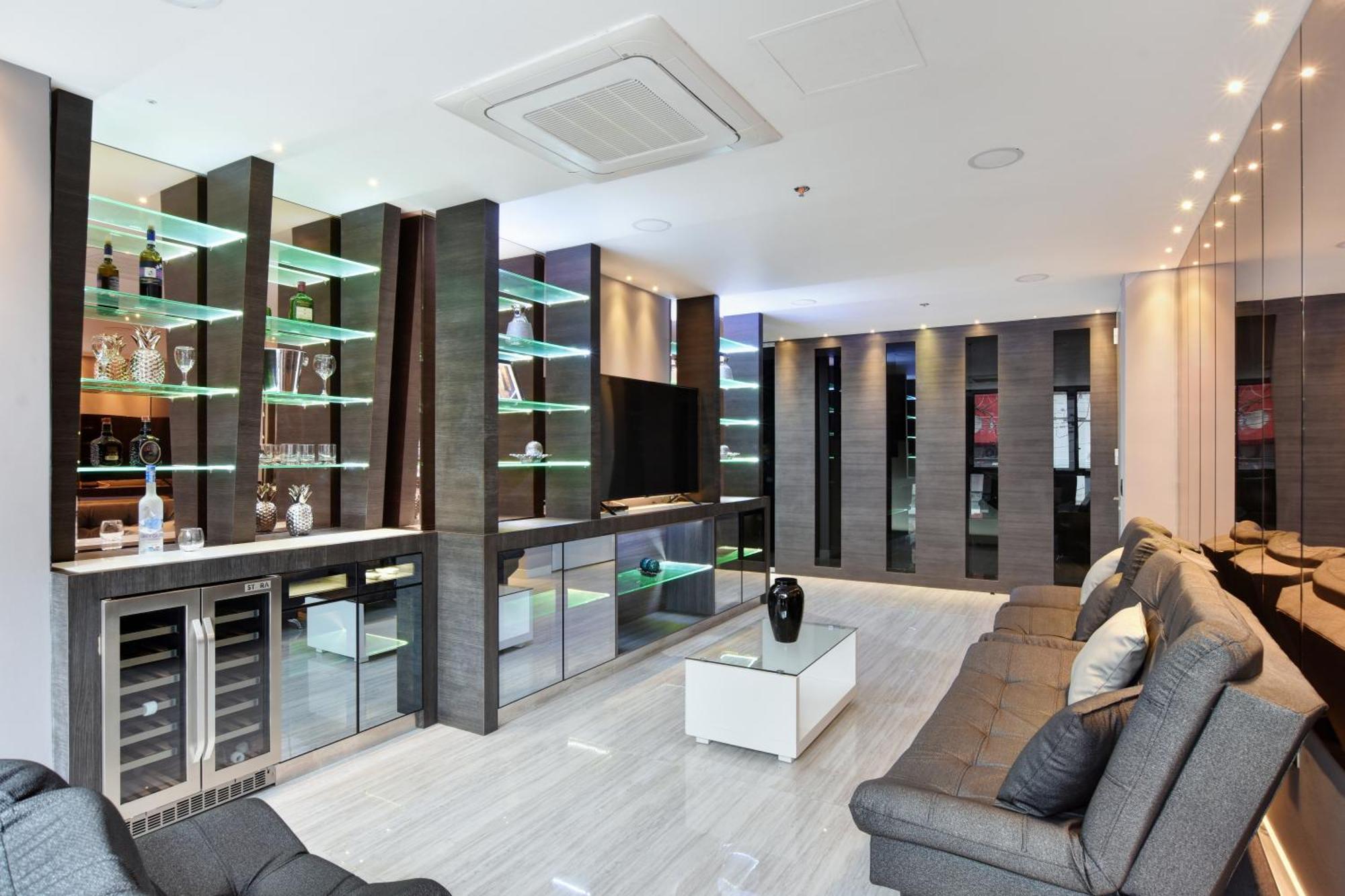 1Million Luxury Suites Меделин Екстериор снимка